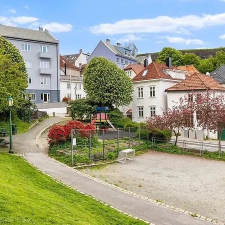 Modern Penthouse With A View - Behind Bryggen * Bergen